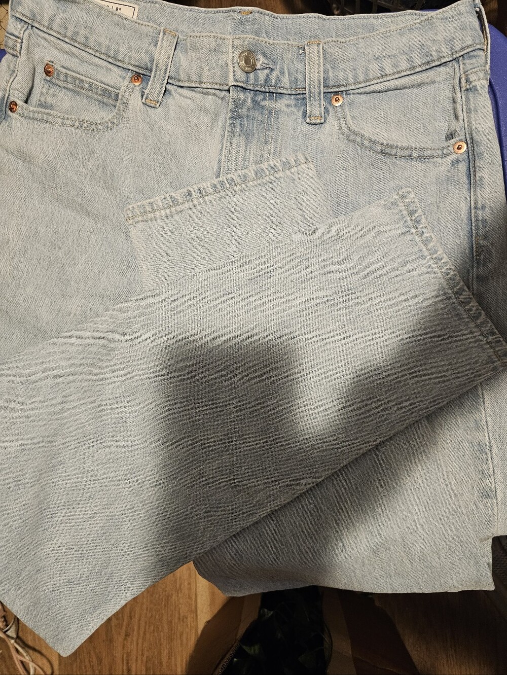 GAP DENIM- High-Rise Mom Jeans in Light Blue Sz. 29/8R